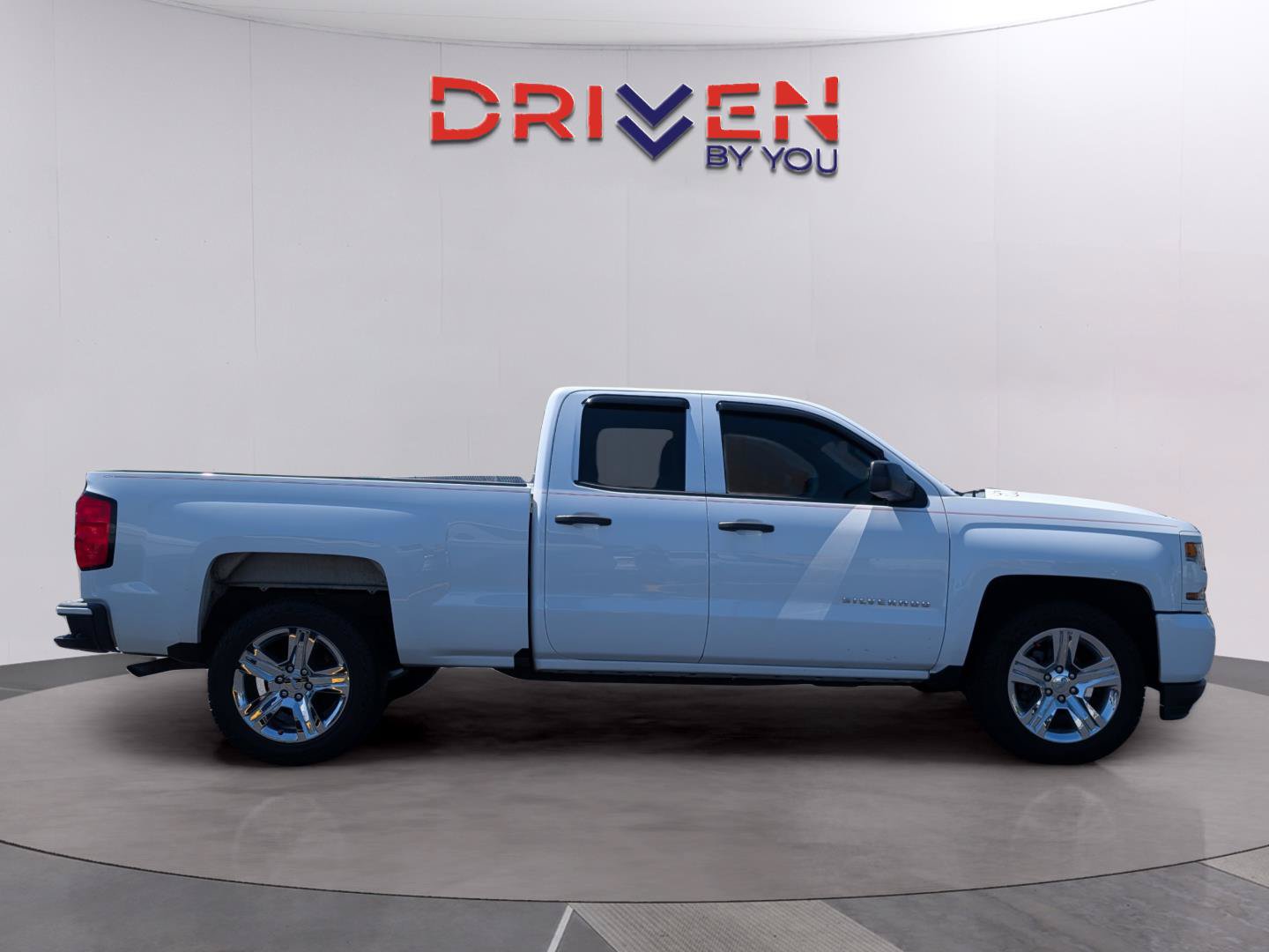 Used 2018 Chevrolet Silverado 1500 Custom w/ Custom Value Package RWD image 5