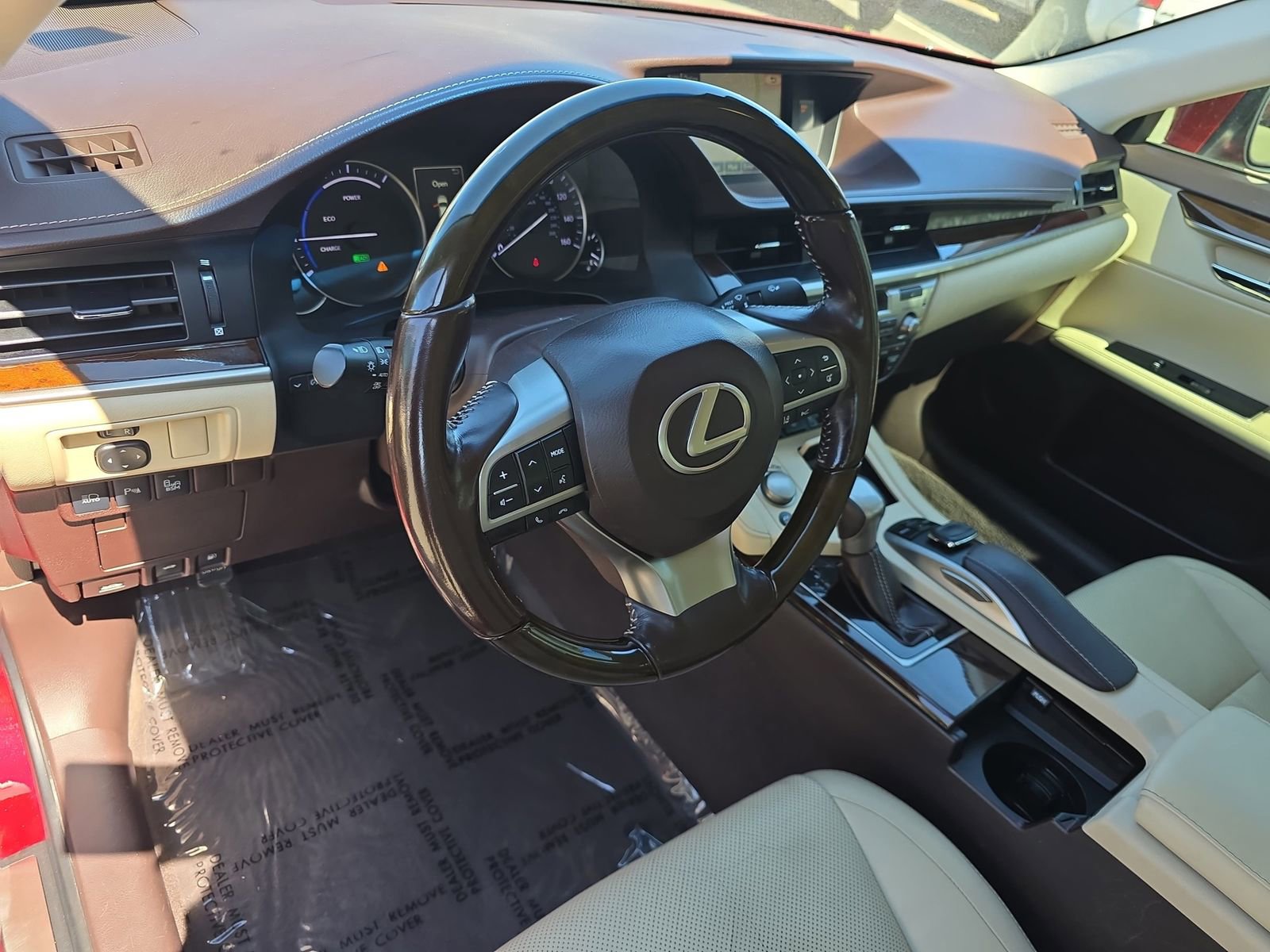 Used 2016 Lexus ES 300h w/ Luxury Package w/Wood Trim FWD image 19