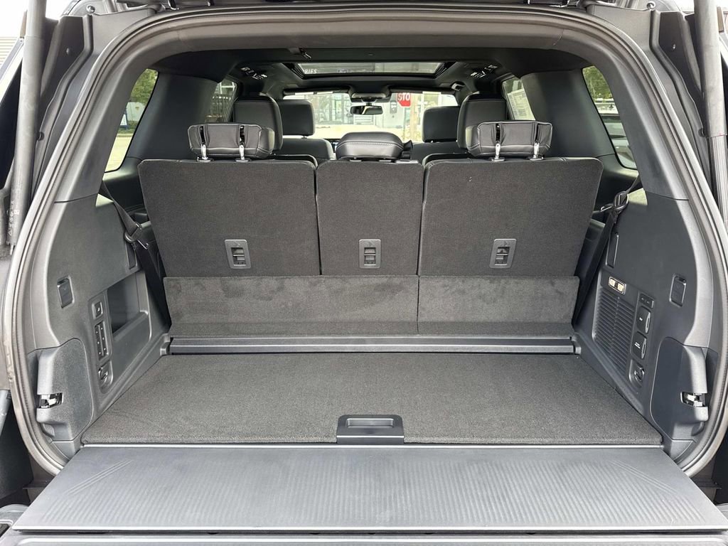 New 2025 Ford Expedition Platinum w/ Stealth Performance Package image 4