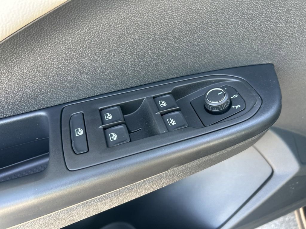 New 2026 Volkswagen Taos S image 18