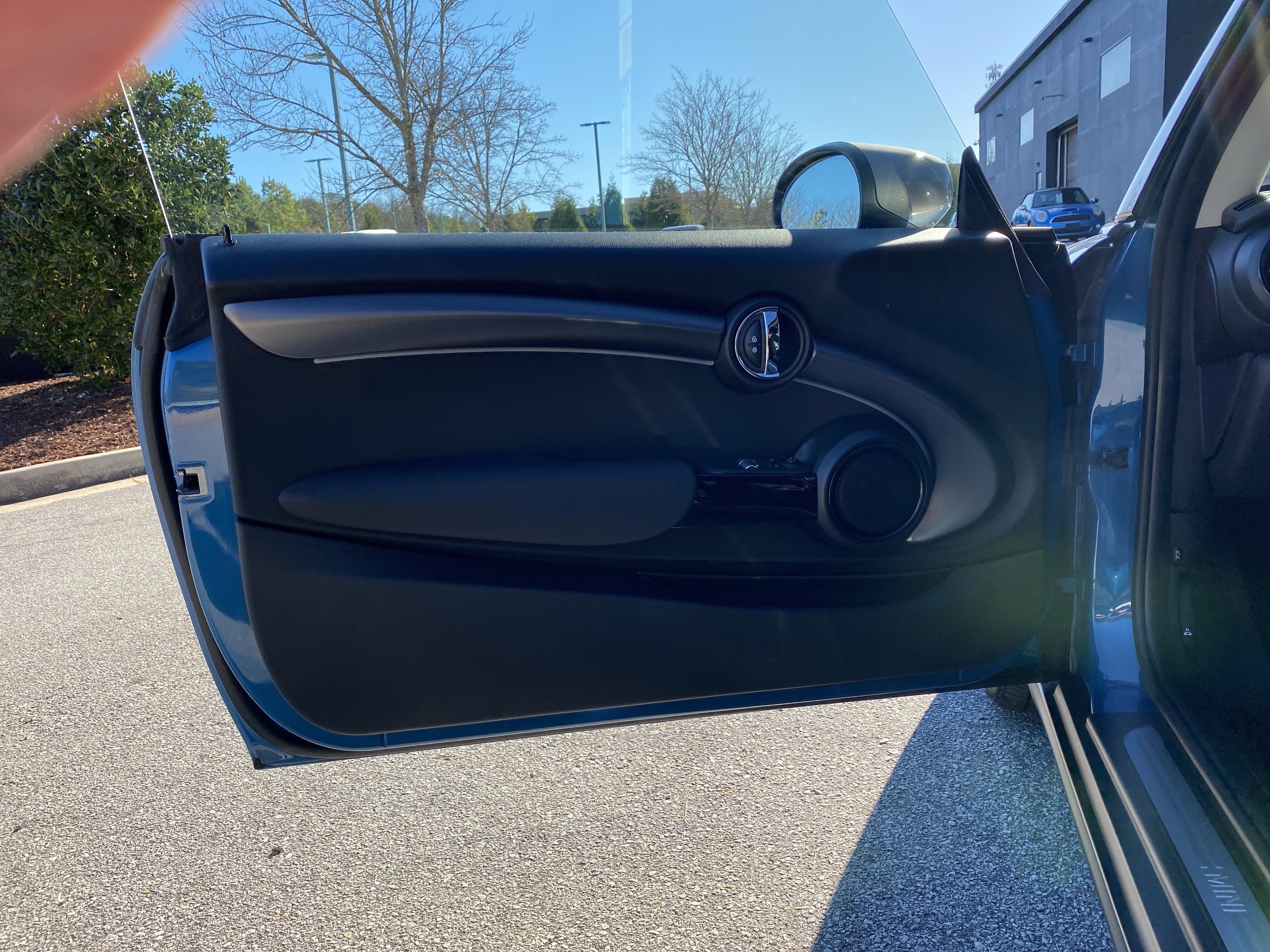 Used 2023 MINI Cooper 2-Door Hardtop image 22