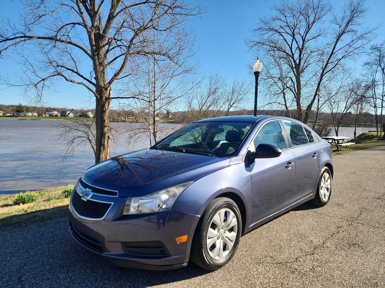 Used 2014 Chevrolet Cruze LS image 1