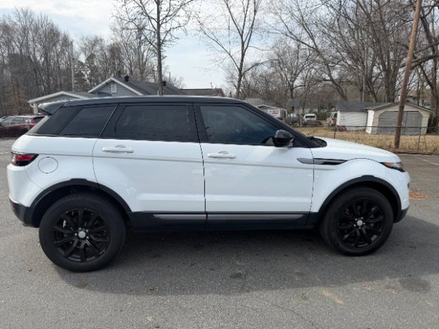 Used 2018 Land Rover Range Rover Evoque SE image 22