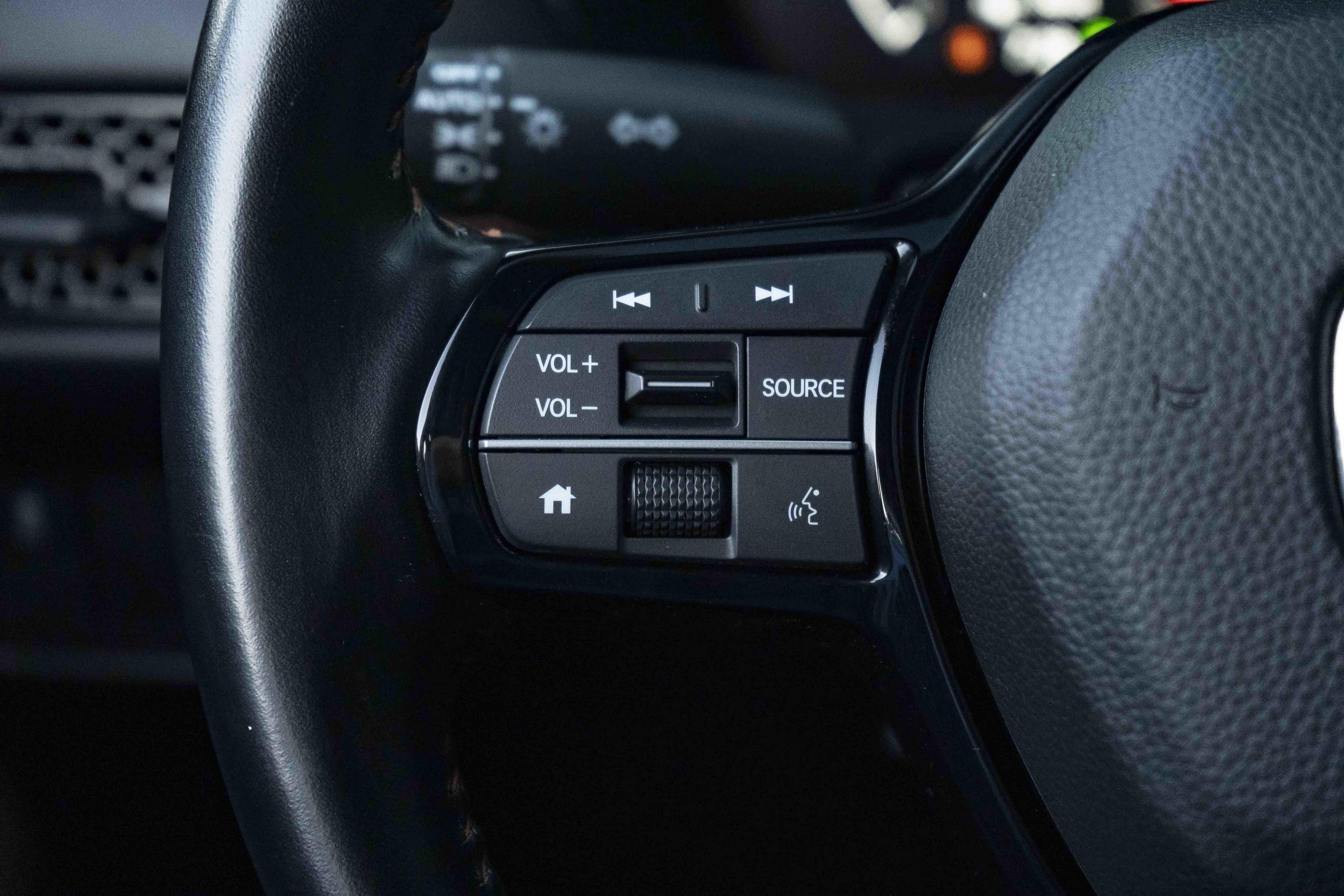 Certified 2025 Honda HR-V Sport image 21
