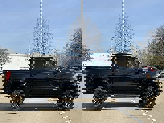 Used 2020 GMC Sierra 1500 Elevation w/ Elevation Value Package image 3