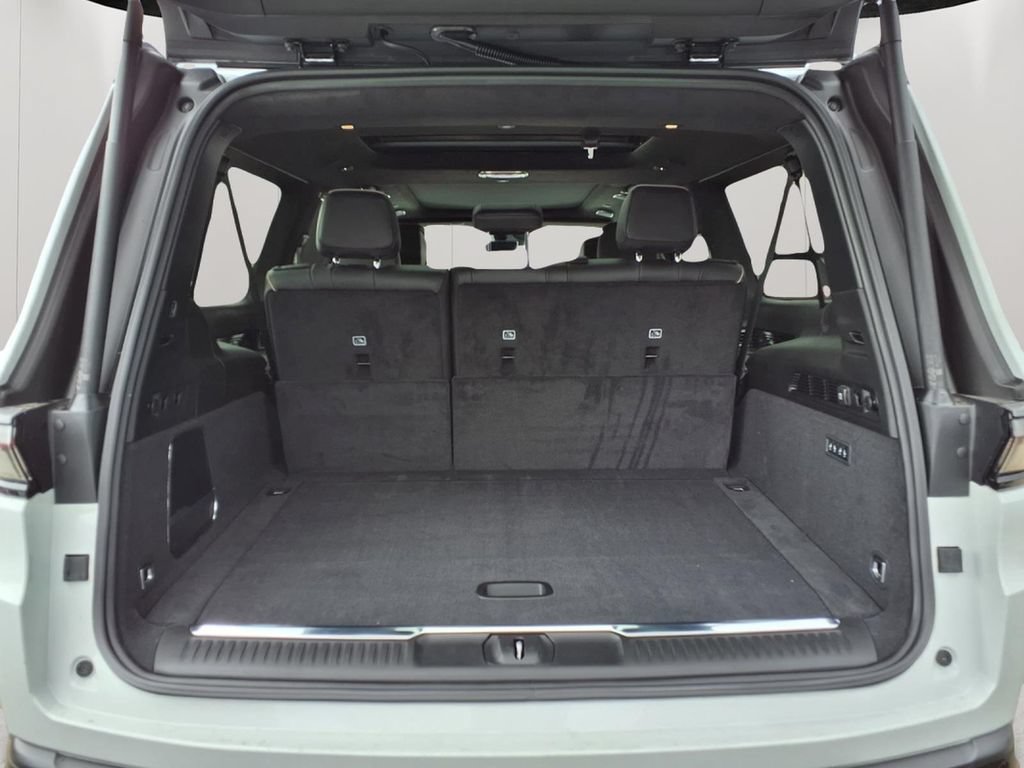 New 2026 Jeep Grand Wagoneer L Summit AWD/4WD image 13