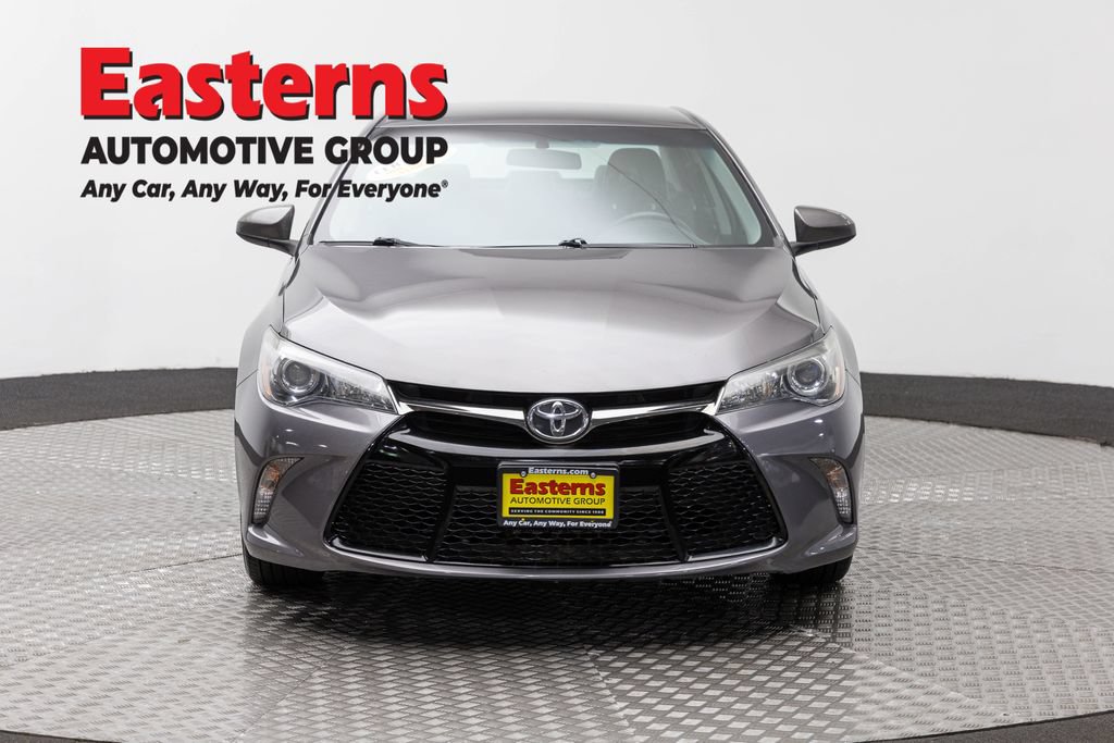 Used 2016 Toyota Camry SE FWD image 2
