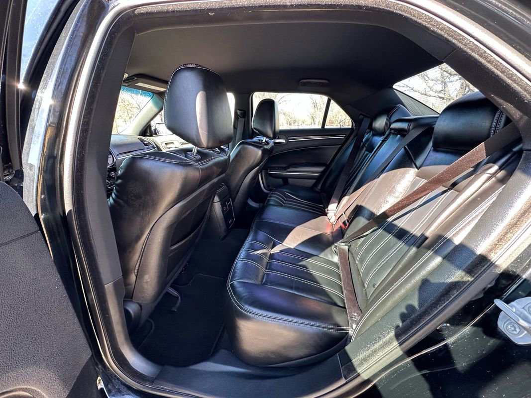 Used 2019 Chrysler 300 S image 24