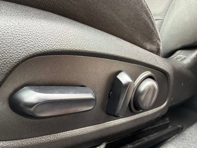 Used 2018 Chevrolet Malibu LT FWD image 14
