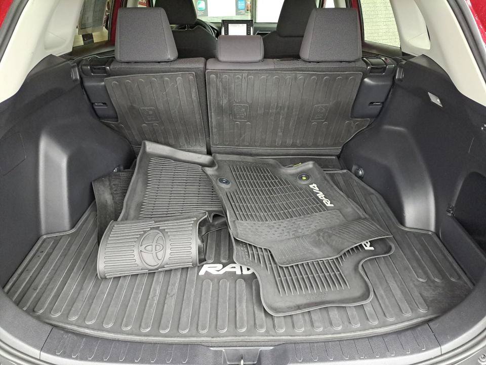 Used 2019 Toyota RAV4 LE w/ All Weather Liner Package AWD/4WD image 29