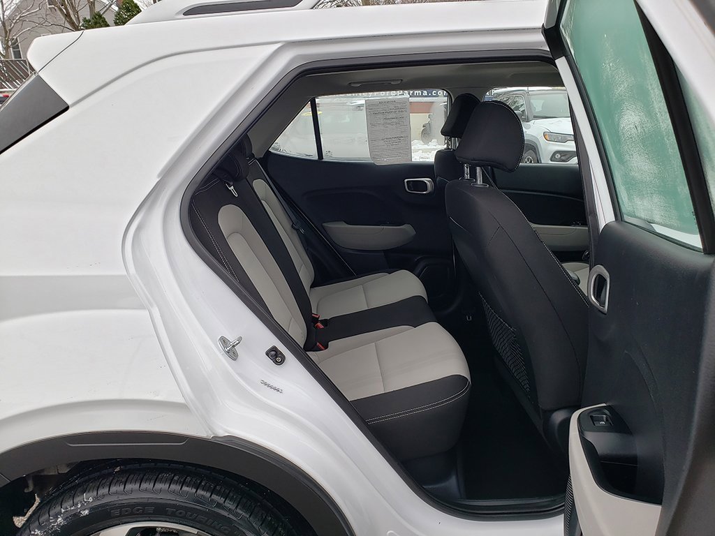 Used 2020 Hyundai Venue SEL w/ Convenience + Premium Package image 17