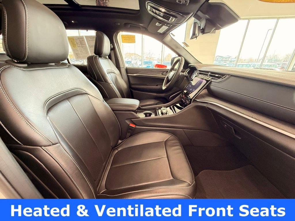 Used 2024 Jeep Grand Cherokee Limited 4xe w/ Luxury Tech Group II image 17