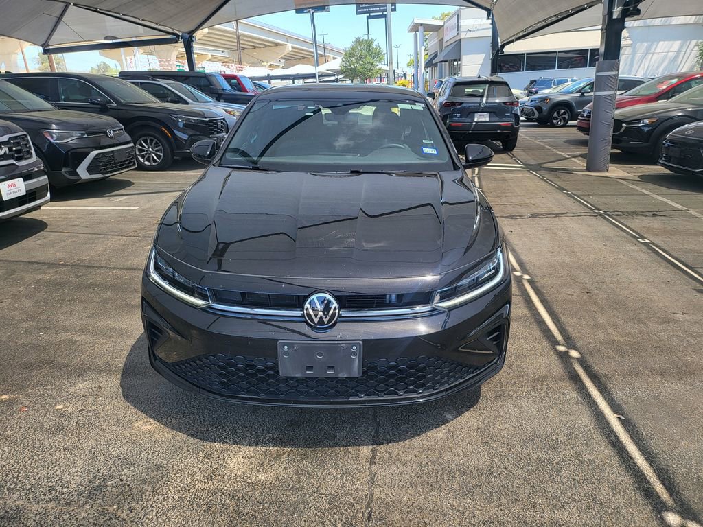 Used 2025 Volkswagen Jetta Sport image 2
