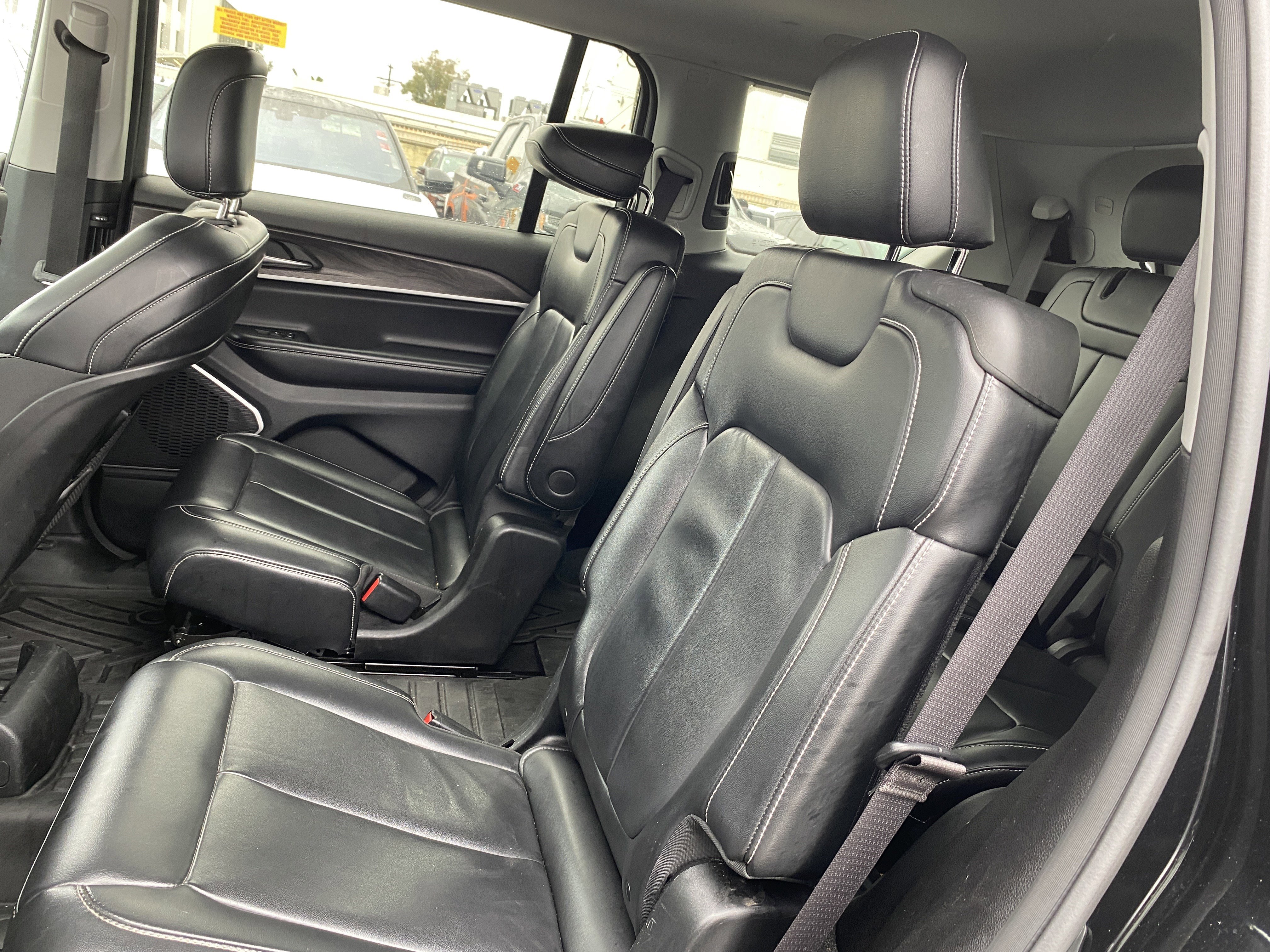 Used 2021 Jeep Grand Cherokee L Limited AWD/4WD image 22