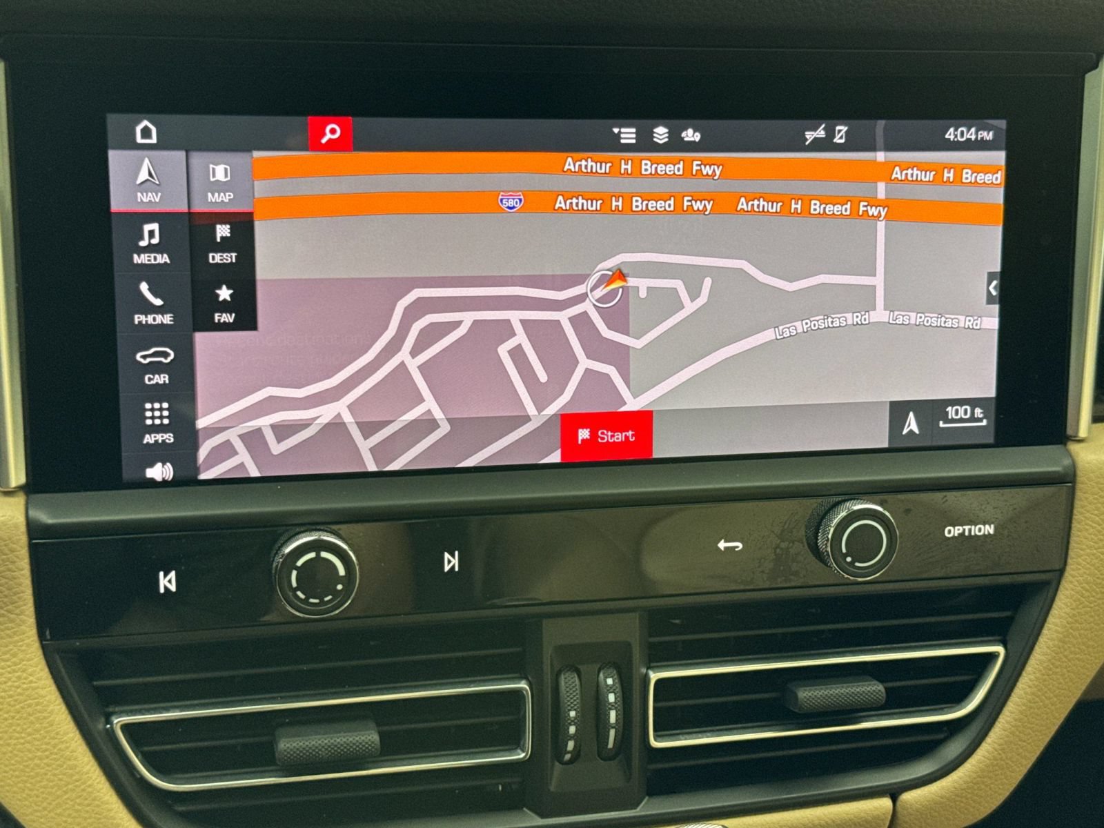 Certified 2024 Porsche Macan S AWD/4WD image 19