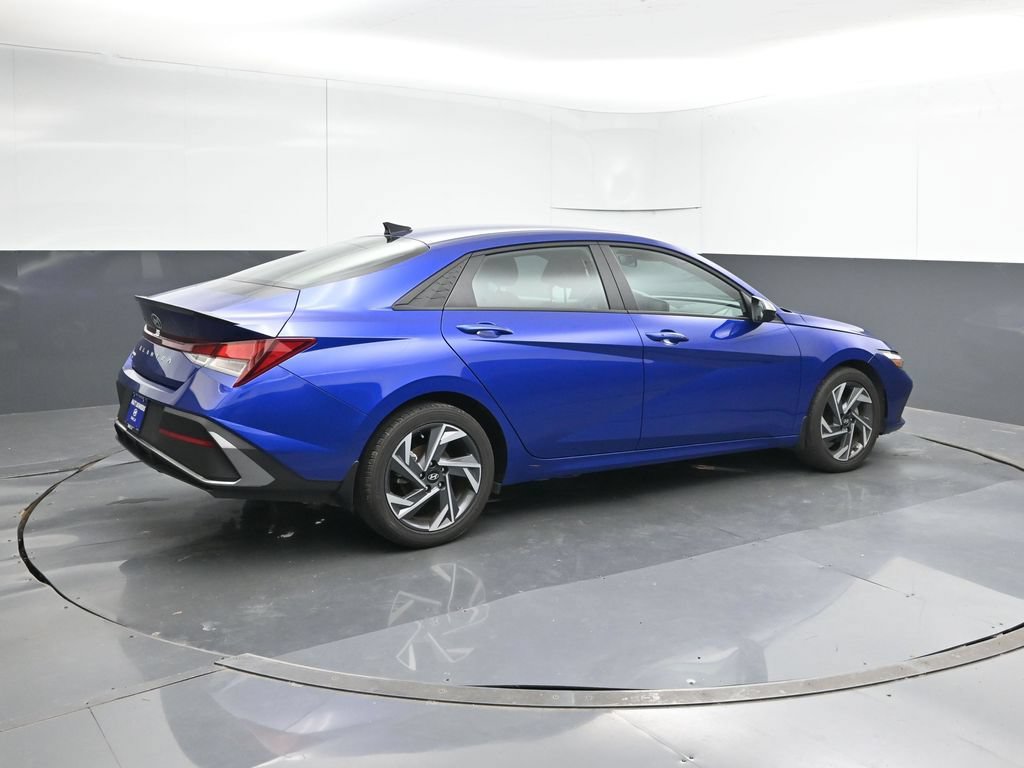 Certified 2025 Hyundai Elantra Sport FWD image 5