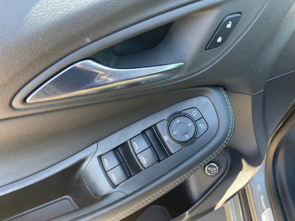 Certified 2023 Buick Encore GX Select w/ Sport Touring Package FWD image 23