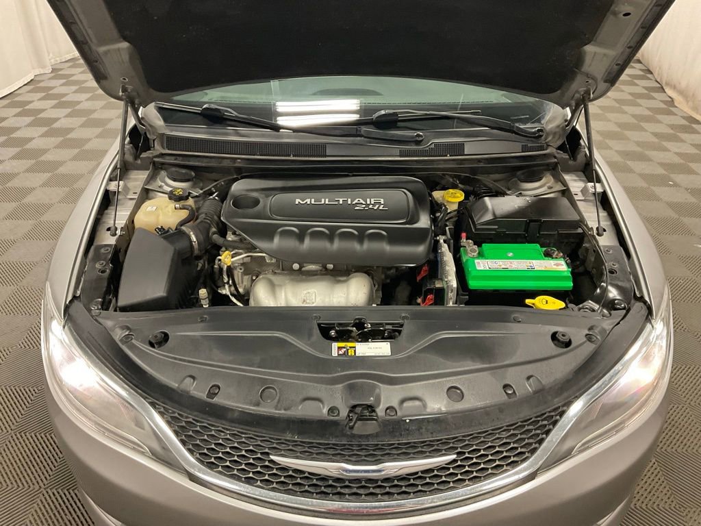 Used 2016 Chrysler 200 Limited image 13
