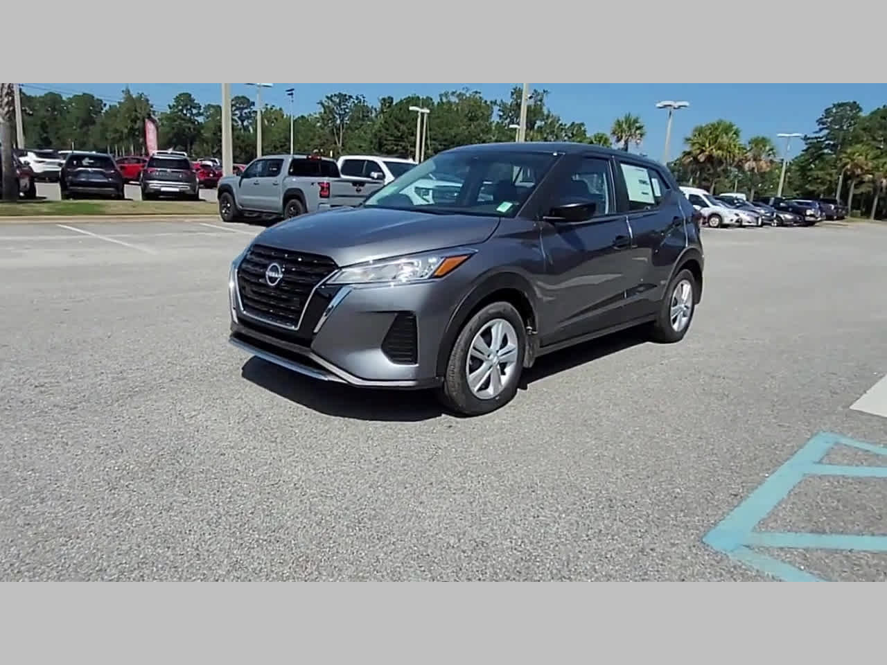 New 2025 Nissan Kicks Play S image 18