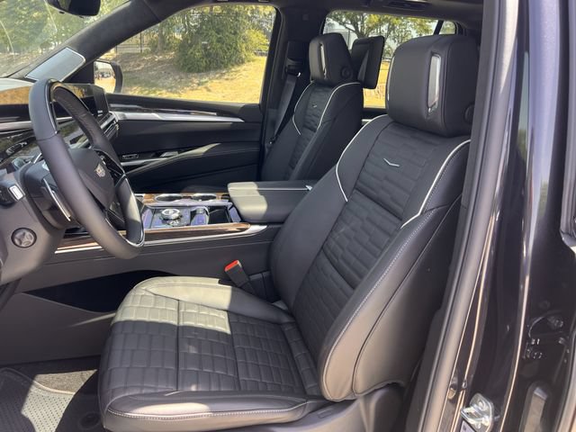 New 2026 Cadillac Escalade Platinum Sport w/ LPO, ONYX Package AWD/4WD image 20