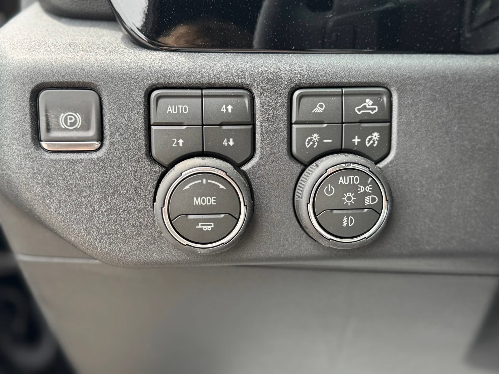 New 2026 Chevrolet Silverado 1500 High Country w/ Midnight Edition AWD/4WD image 17