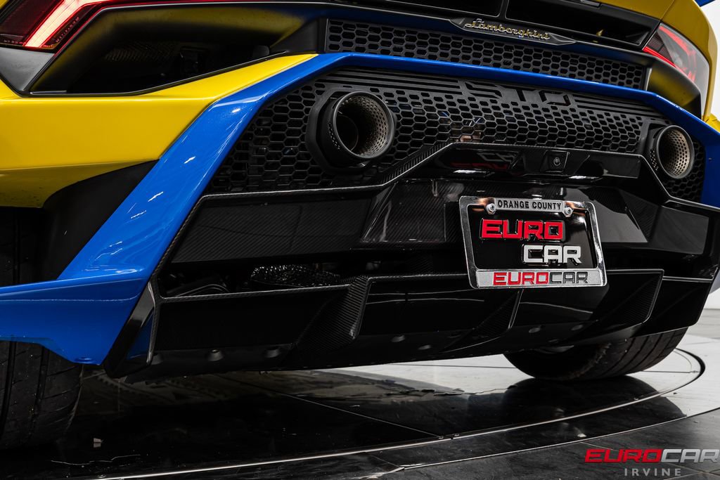 Used 2022 Lamborghini Huracan STO RWD image 25