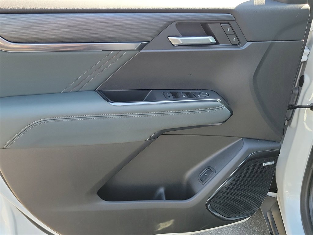 Used 2025 GMC Acadia AT4 image 21