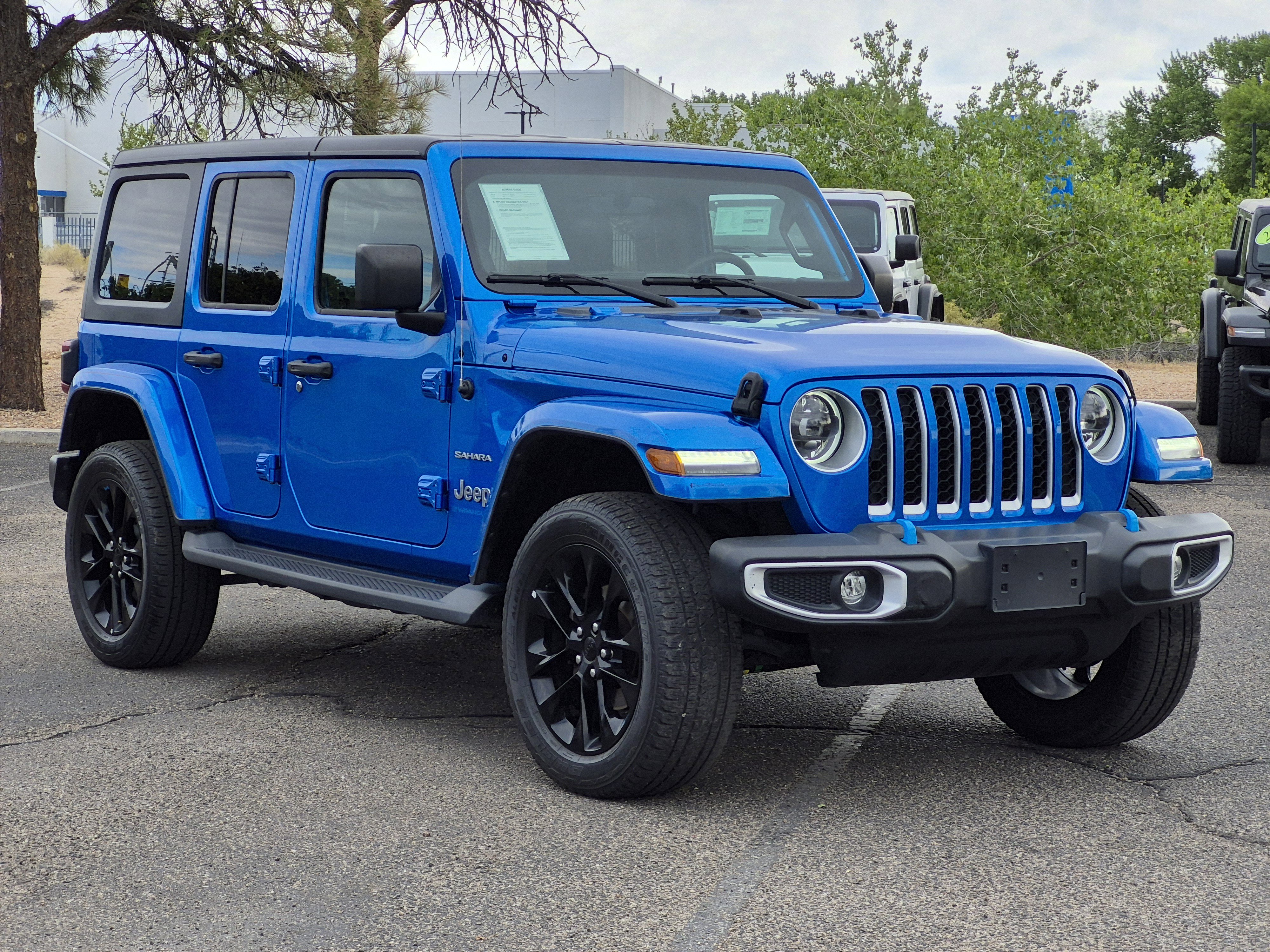 Used 2023 Jeep Wrangler Unlimited Sahara AWD/4WD image 3