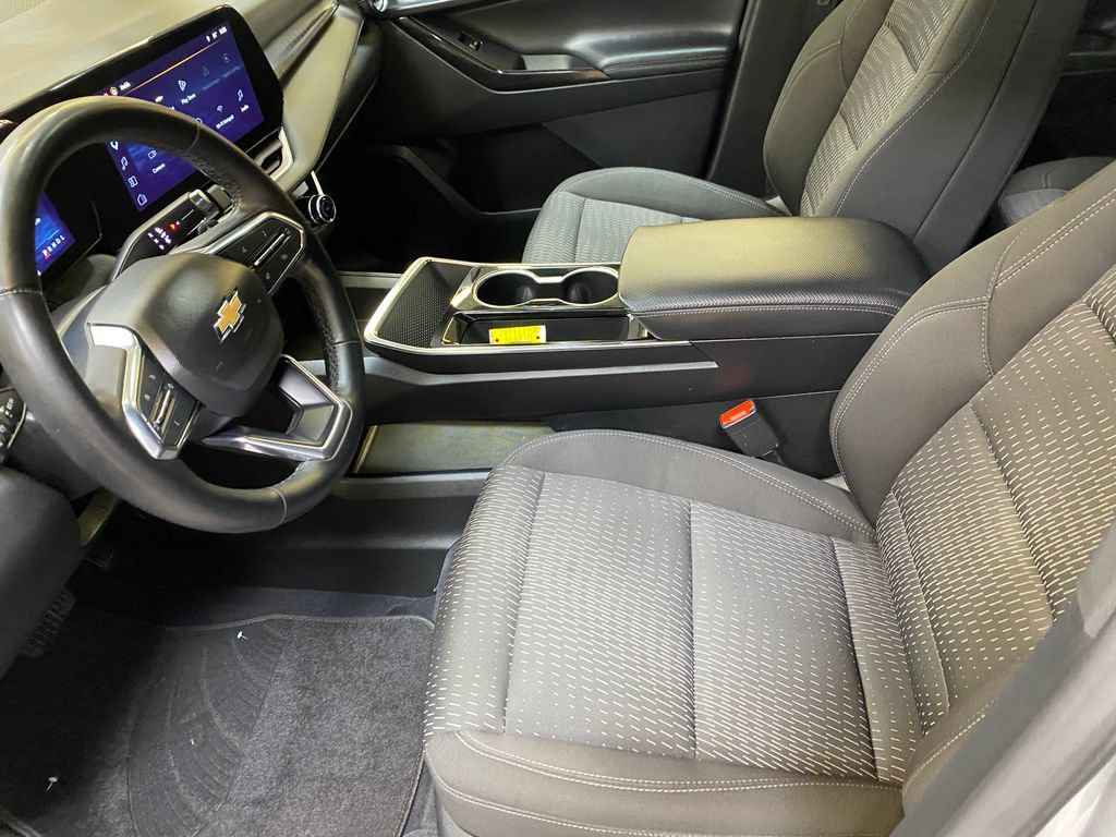 Used 2025 Chevrolet Equinox LT AWD/4WD image 20