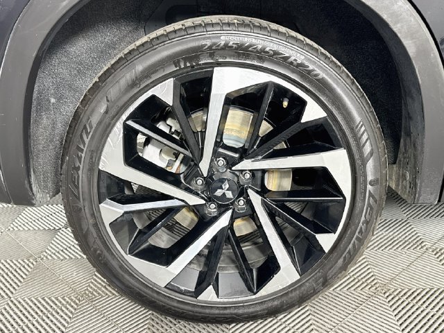 Used 2023 Mitsubishi Outlander SE FWD image 30