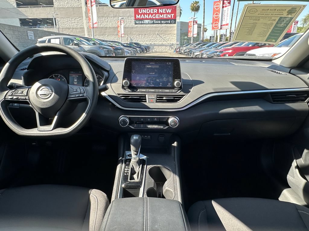 Used 2025 Nissan Altima 2.5 S FWD image 19
