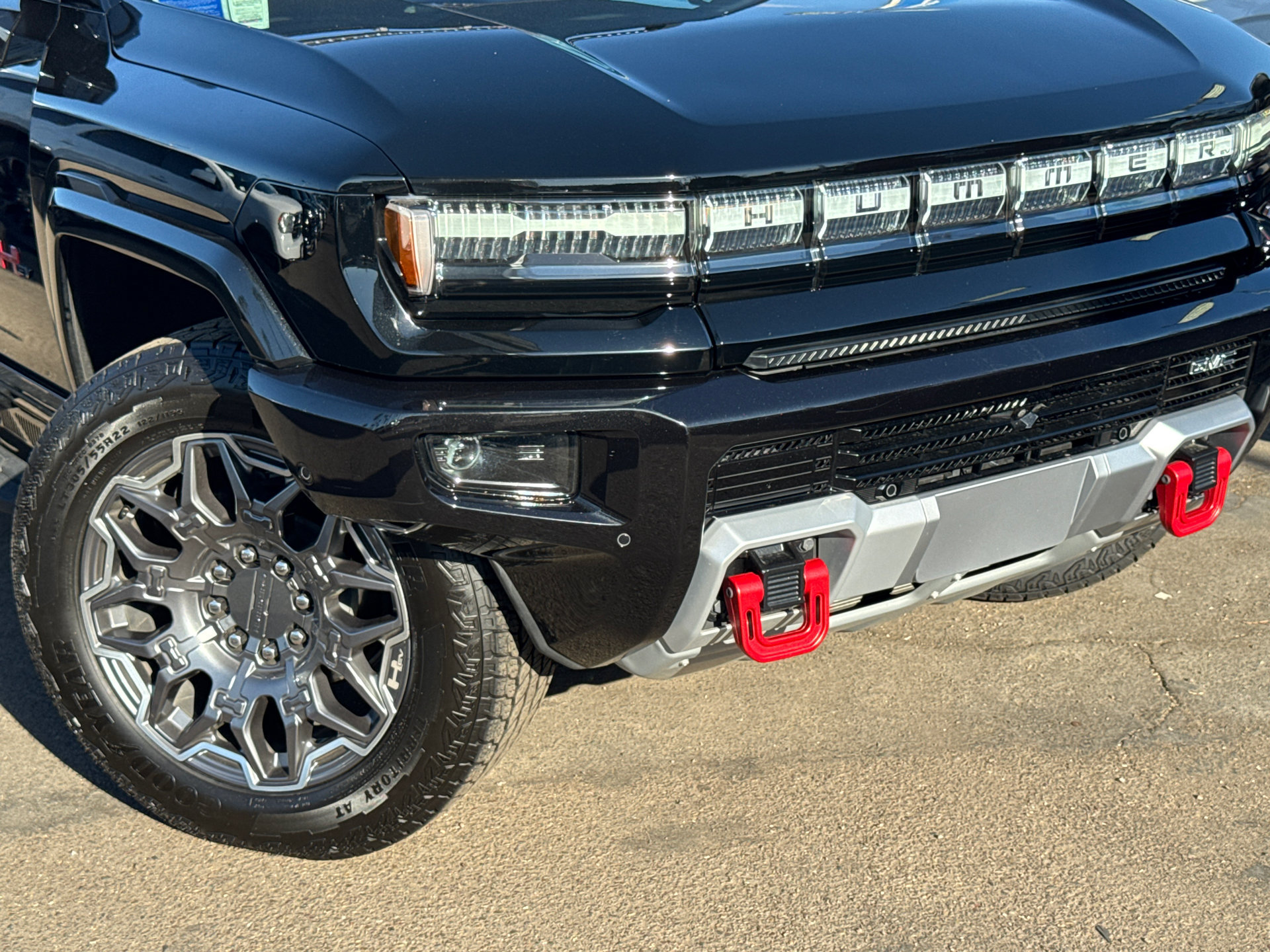 Used 2024 GMC Hummer EV 3X w/ LPO, Sport Package AWD/4WD image 3