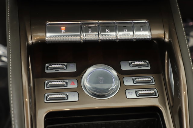 Used 2025 Lincoln Nautilus Black Label image 18