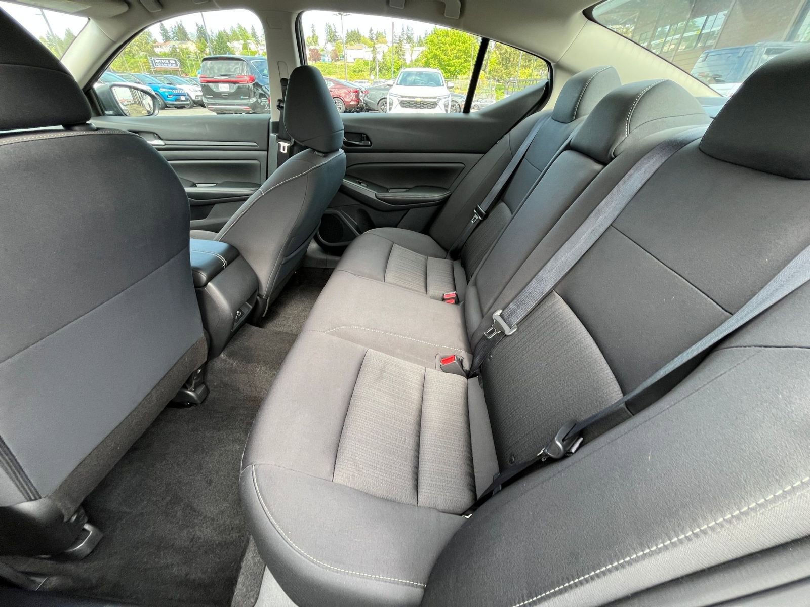 Used 2025 Nissan Altima 2.5 SV FWD image 27