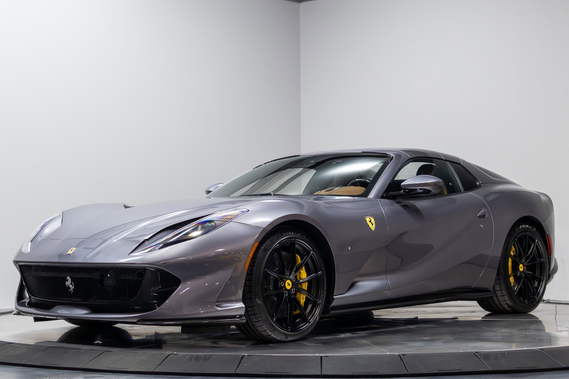 Used 2021 Ferrari 812 GTS image 3