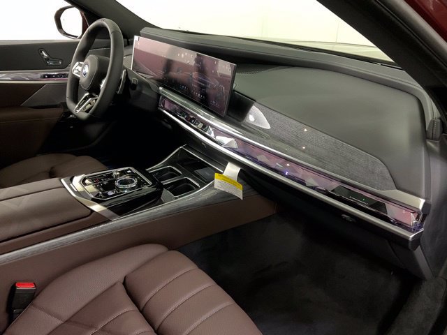Used 2025 BMW 750e xDrive AWD/4WD image 38