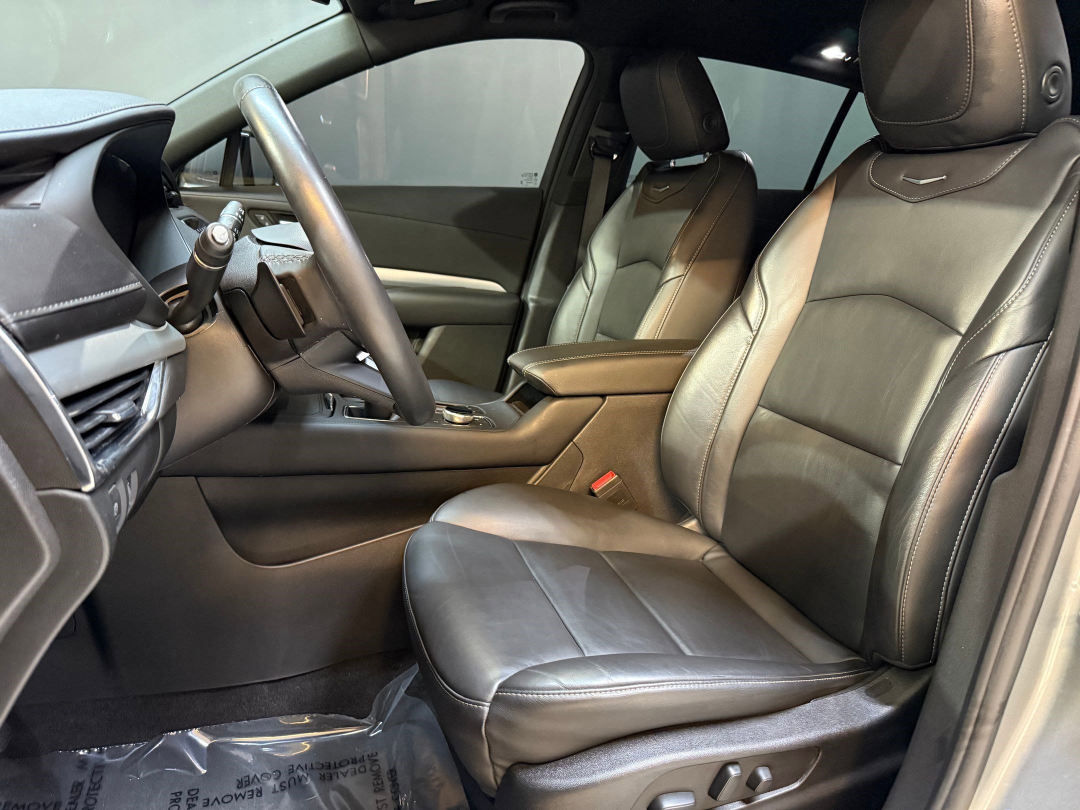 Certified 2023 Cadillac XT4 Premium Luxury image 5