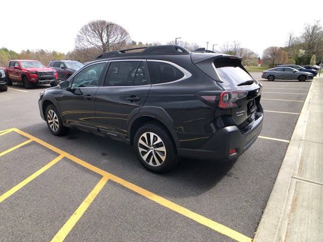 Used 2023 Subaru Outback Premium AWD/4WD image 4