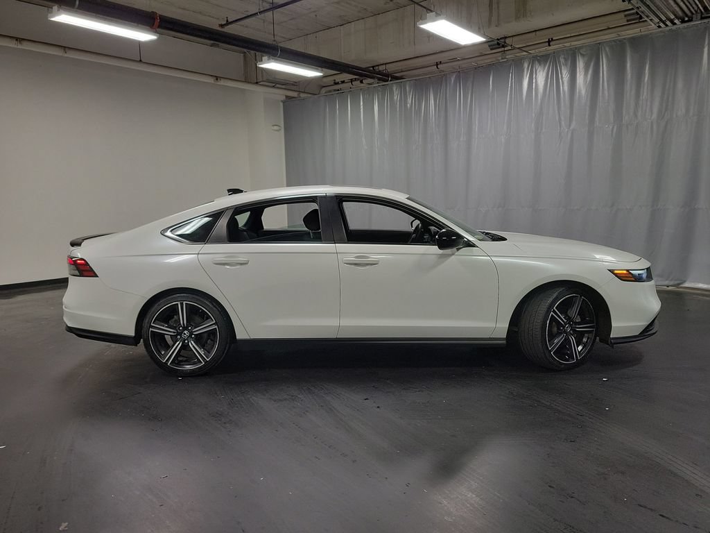 Used 2023 Honda Accord Sport image 9