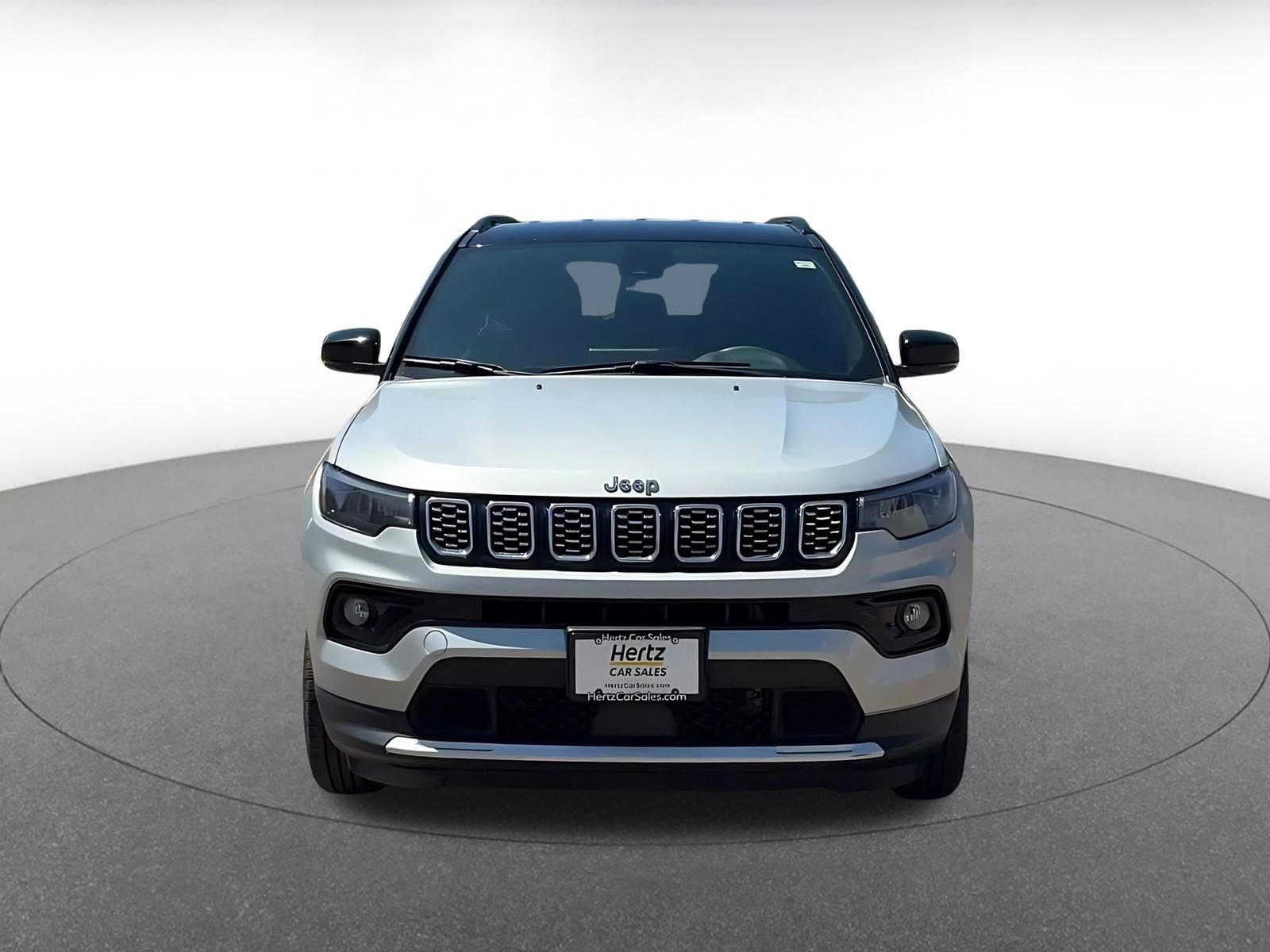 Used 2025 Jeep Compass Limited image 4
