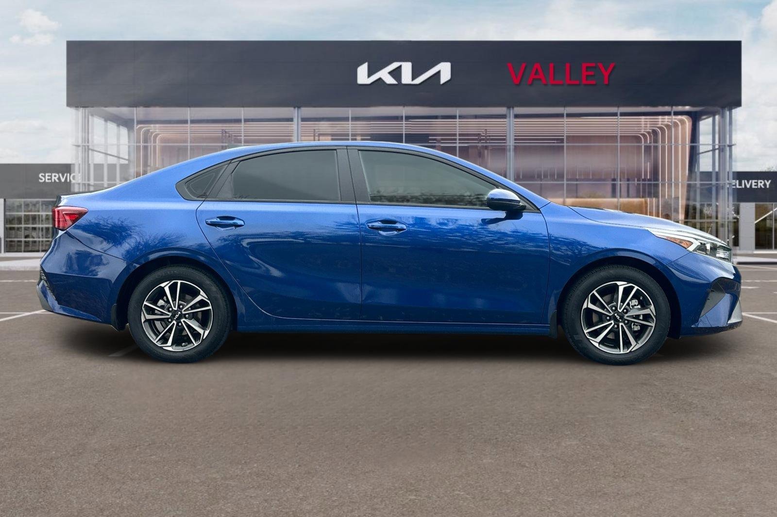 Used 2024 Kia Forte LXS image 3