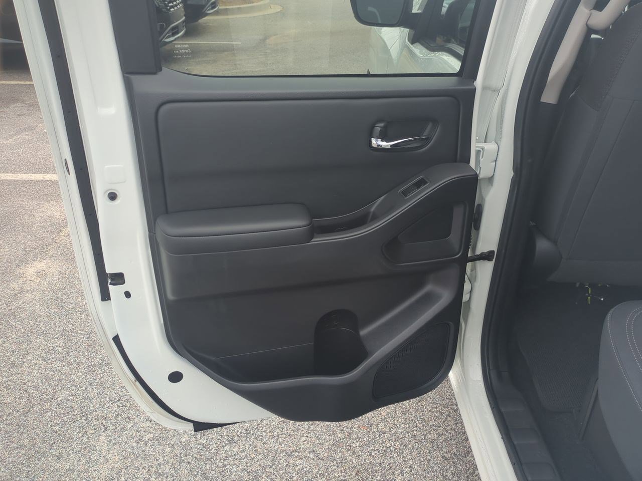 Certified 2025 Nissan Frontier SV w/ SV Convenience Package RWD image 27
