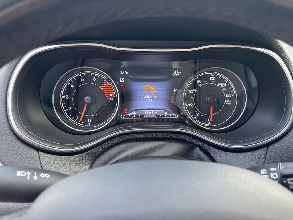 Used 2019 Jeep Cherokee Limited w/ Technology Group AWD/4WD image 28