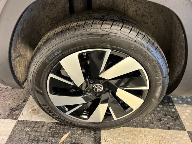Certified 2024 Volkswagen Atlas Cross Sport SE FWD image 15