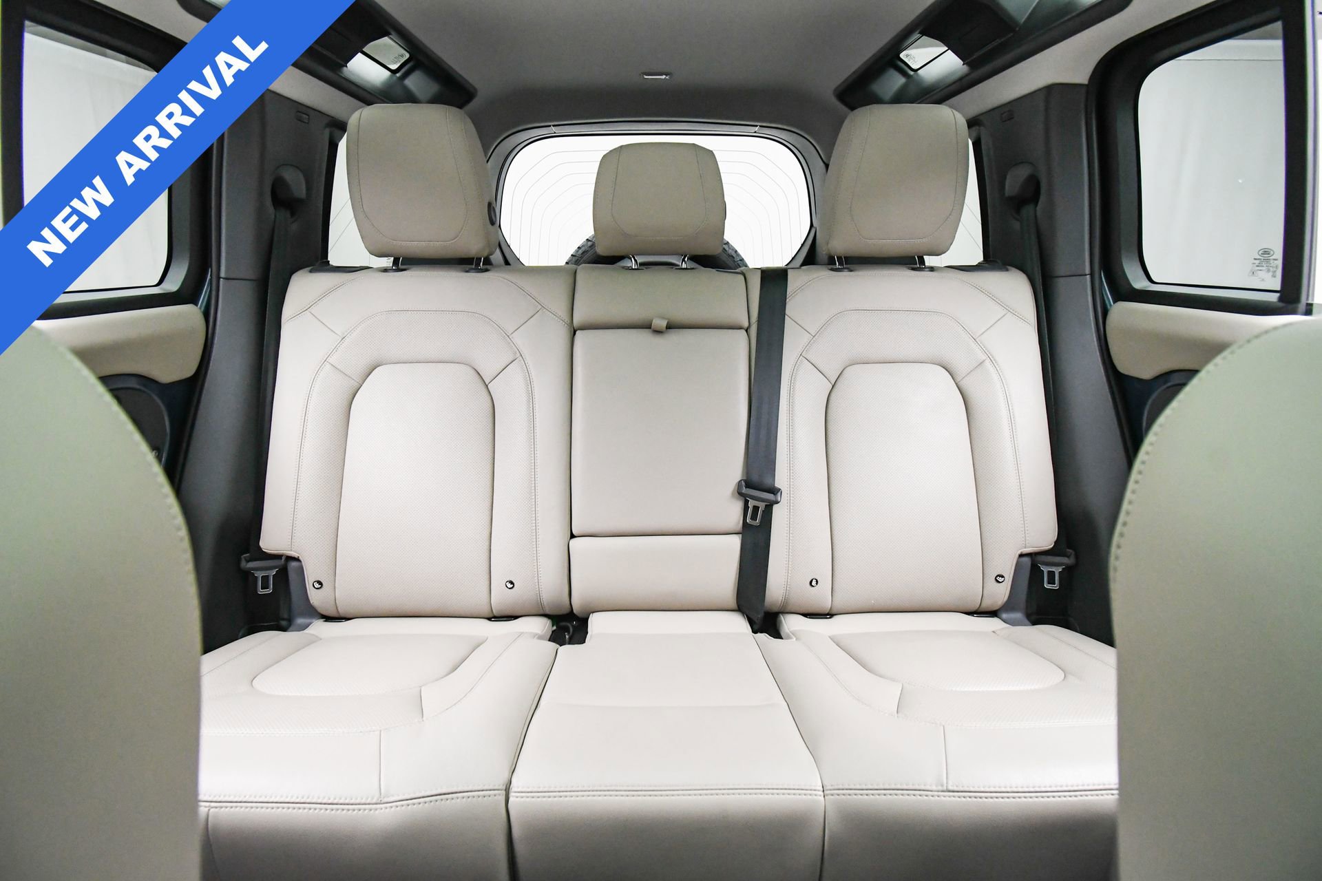 Used 2024 Land Rover Defender 110 S image 17