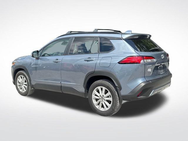 Used 2024 Toyota Corolla Cross LE FWD image 3