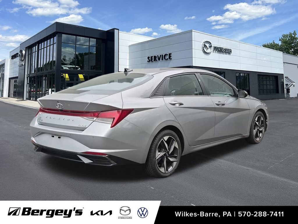 Used 2022 Hyundai Elantra Limited FWD image 6