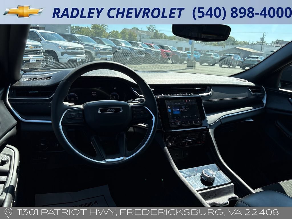 Used 2024 Jeep Grand Cherokee Altitude AWD/4WD image 14