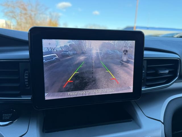 Used 2022 Ford Explorer XLT w/ Equipment Group 202A image 9