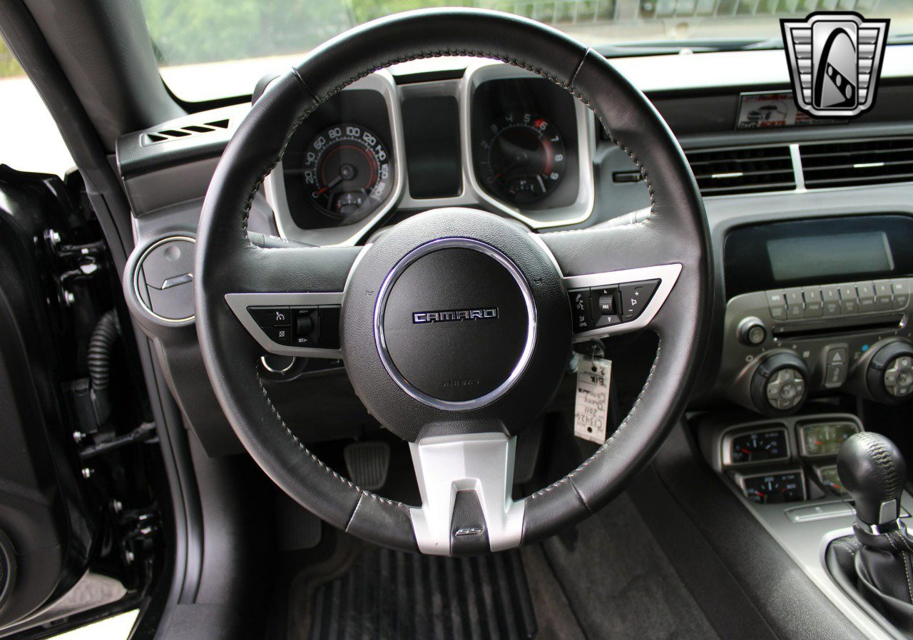 Used 2011 Chevrolet Camaro SS w/ RS Package image 19